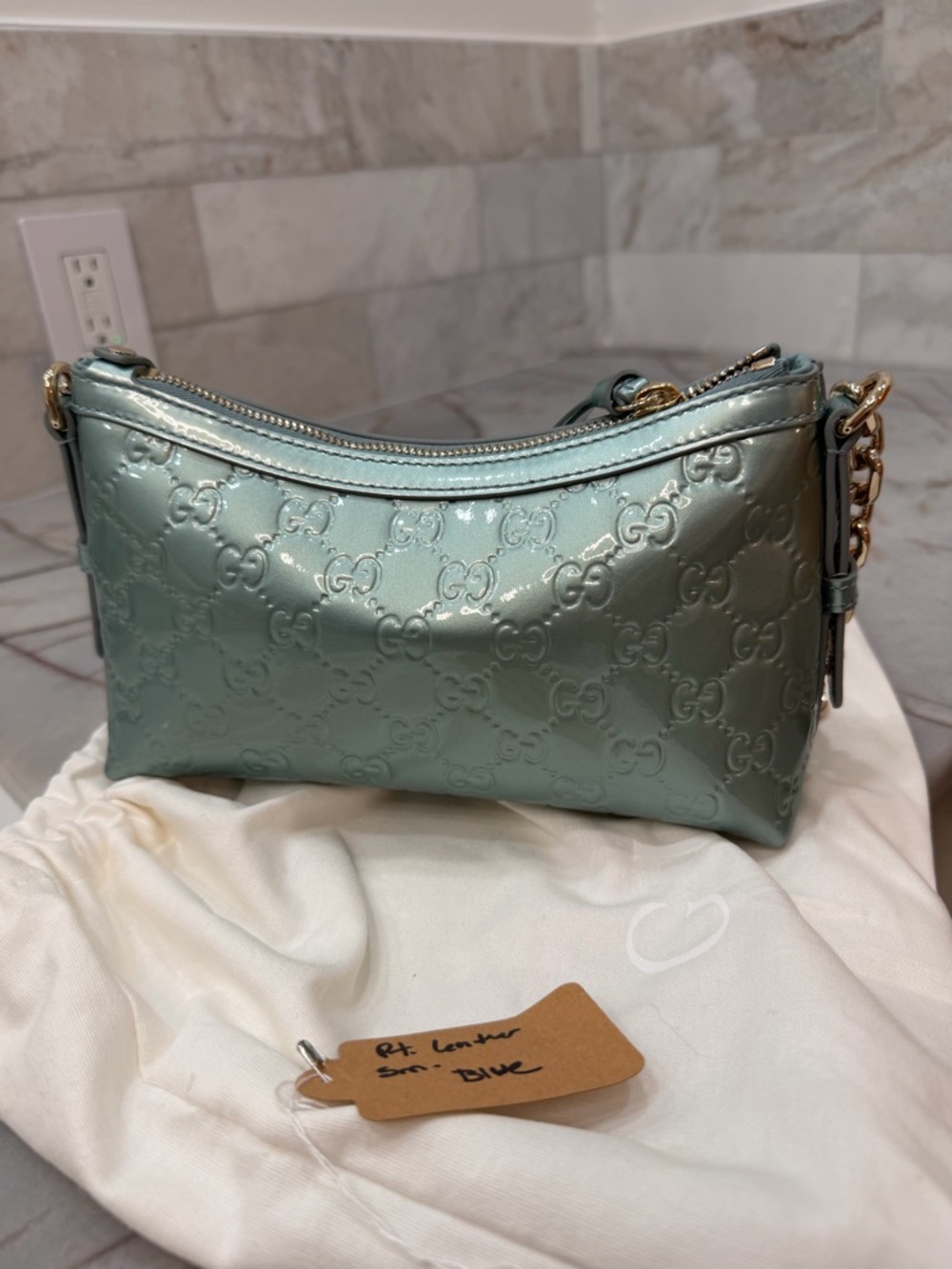 Gucci BNIB GG Emblem small shoulder bag - Picture 6 of 10